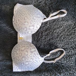 VICTORIA SECRET LIGHTLY LINED DEMI BRA